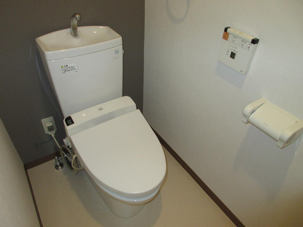 トイレ　温水洗浄暖房便座