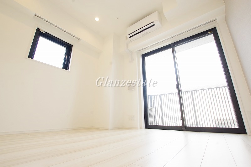 居室・リビング　☆2面彩光で風通りも良好☆