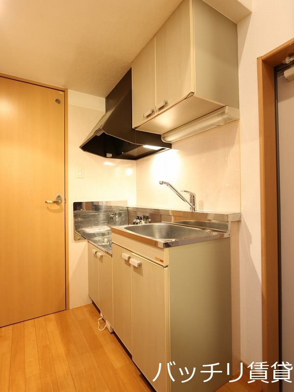 キッチン　同型タイプの為、現状を優先いたします