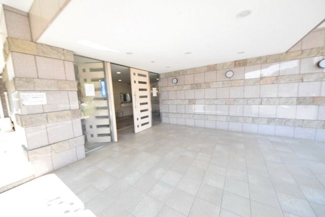 エントランス　★オートロック付きエントランス★