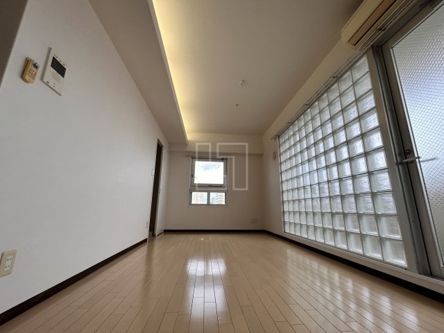 居室・リビング　キャピトル安堂寺　洋室