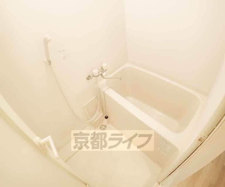 バス・シャワールーム　綺麗な浴室です。