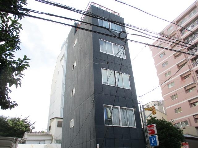 建物外観　スーパー薬局もとても近くで、好立地！