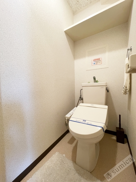 トイレ　温水洗浄便座付き♪♪