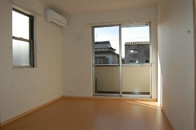 その他　角部屋なので窓も多く明るい室内