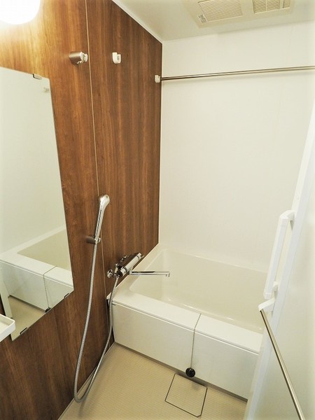 バス・シャワールーム　※同シリーズ物件写真