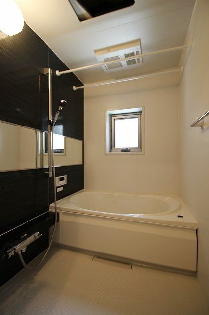 バス・シャワールーム　同物件他部屋の写真