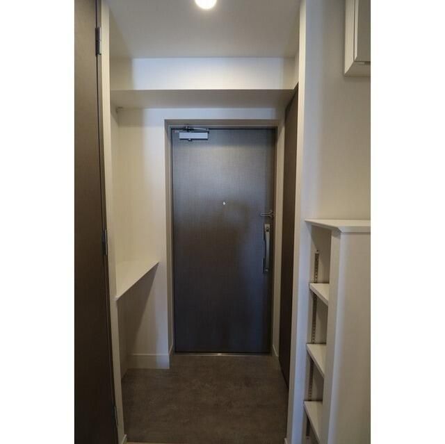 玄関　（別タイプ参考写真）グランカーサ王子　北区王子3