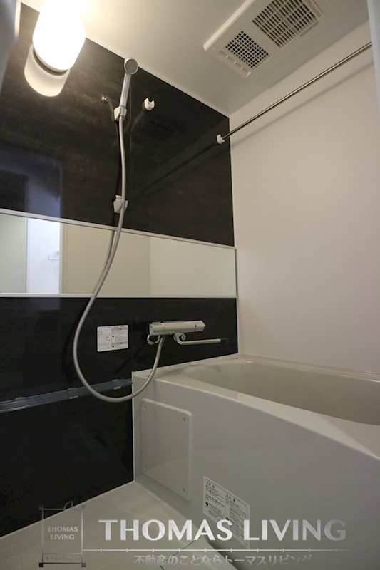 バス・シャワールーム　広々した浴室です、お風呂で疲れをとってください。