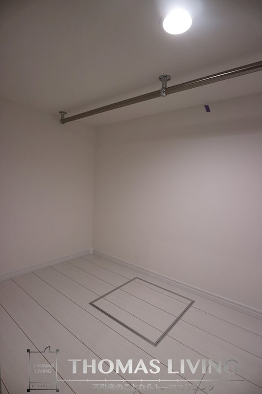 収納　広い収納が玄関入って近くにありますので、重い荷物などここに収