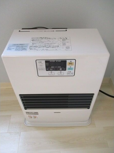 その他設備　経済的な灯油FF暖房です！