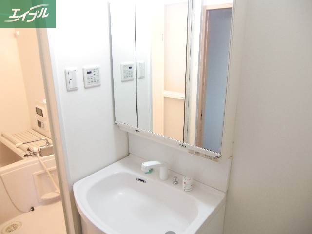 洗面設備　独立洗面台付です