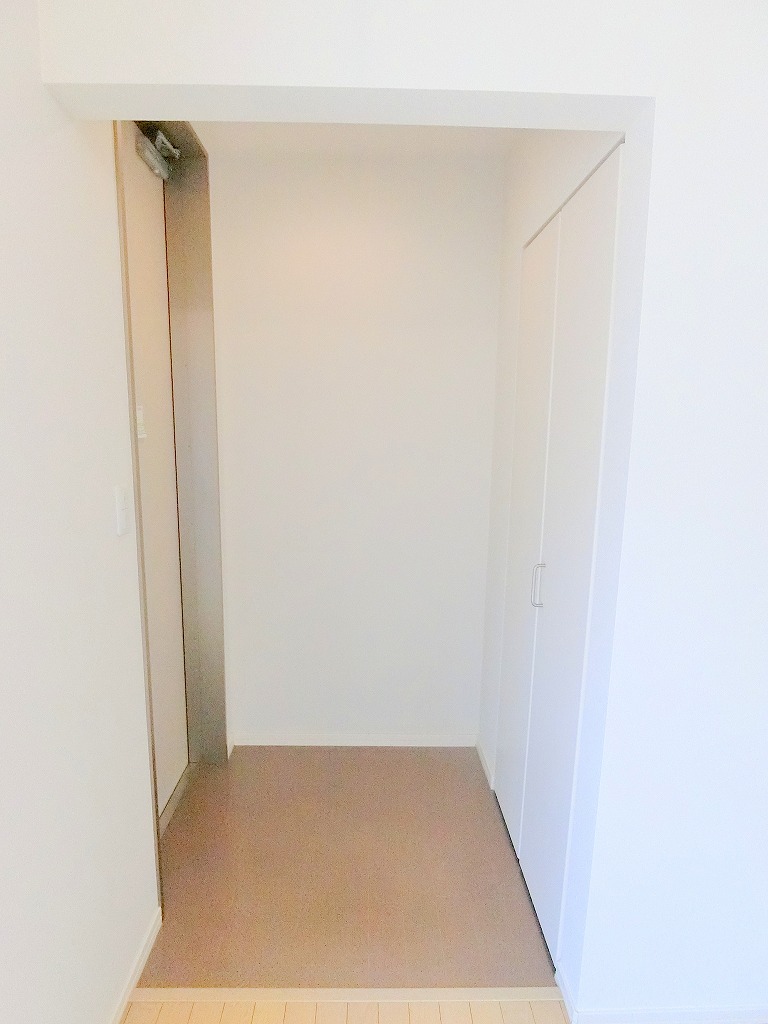玄関　※別部屋参考写真です