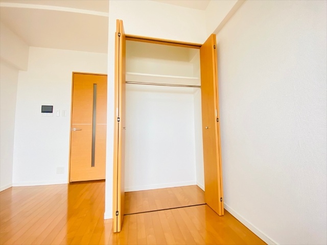 収納　同一建物内１２０２号室内装写真転載