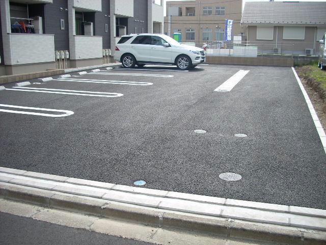 駐車場　駐車場