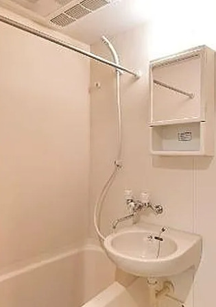 バス・シャワールーム　別部屋の画像を使用しております。