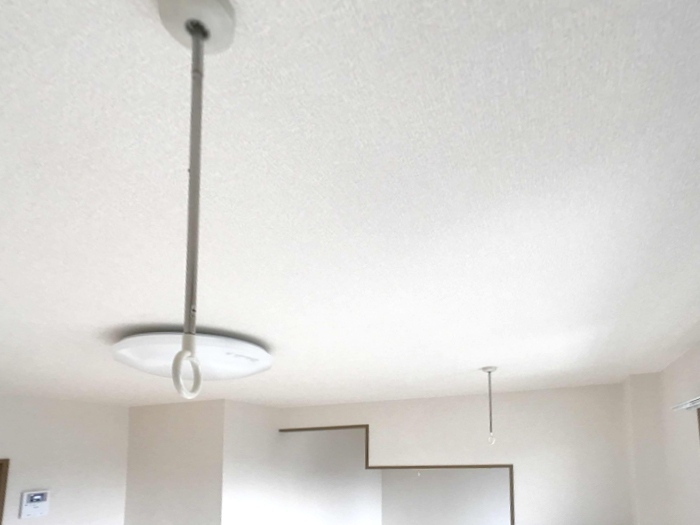 その他　室内物干しと照明器具