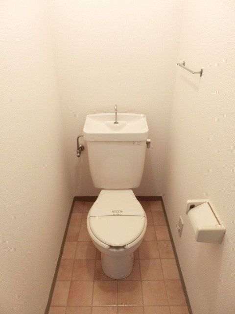 トイレ　シャワートイレは後付すれば問題なし。