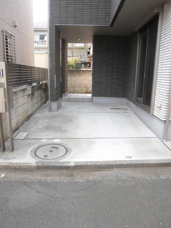 駐車場　広さは現地にて必ずご確認下さい。