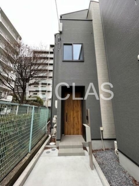 建物外観　『想いの先を照らし出す。』信頼が必要だからこそ、弊社へお任せ