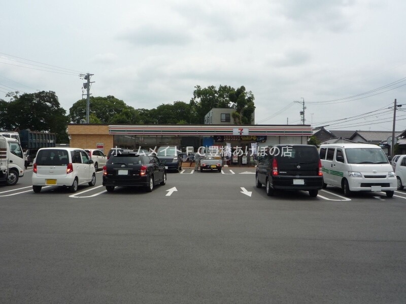 コンビニ　セブンイレブン豊川桜町店（コンビニ）まで374m
