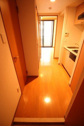 玄関　（別タイプ参考写真）スパシエ田端　荒川区東尾久4