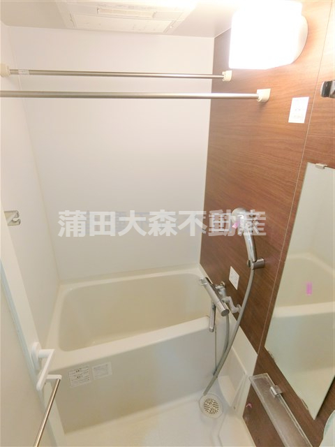 バス・シャワールーム　浴室乾燥機付きのお風呂　バスルーム