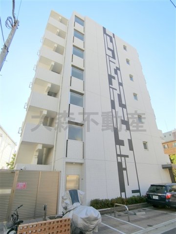 建物外観　2014年11月築　RC鉄筋コンクリート造地上8階建て総戸数