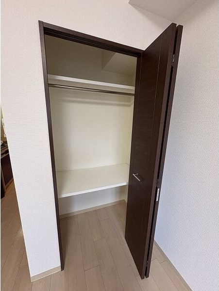 収納　※写真は同じマンションの違う部屋のものになります。