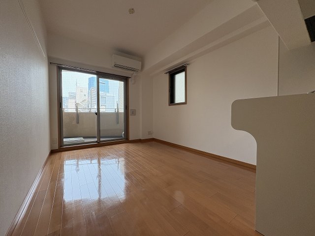 その他部屋・スペース　広くて明るい寝室