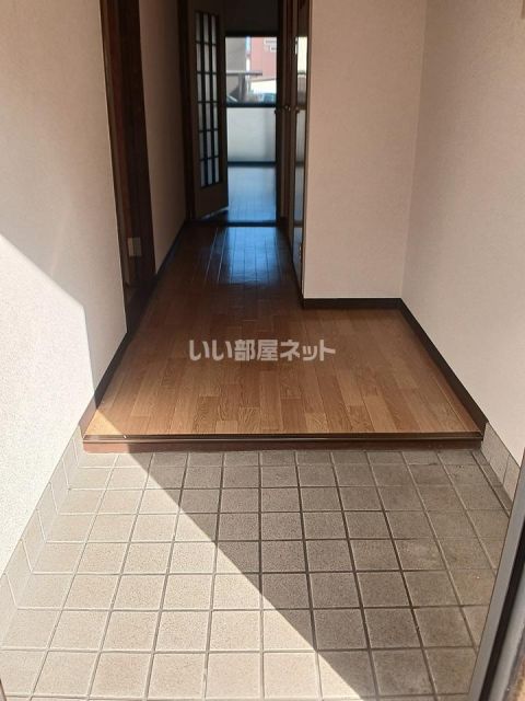 メゾンボヌールの玄関写真