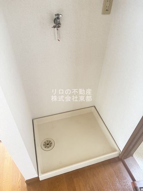 その他　水漏れの心配がない防水パン付きの洗濯機置き場です