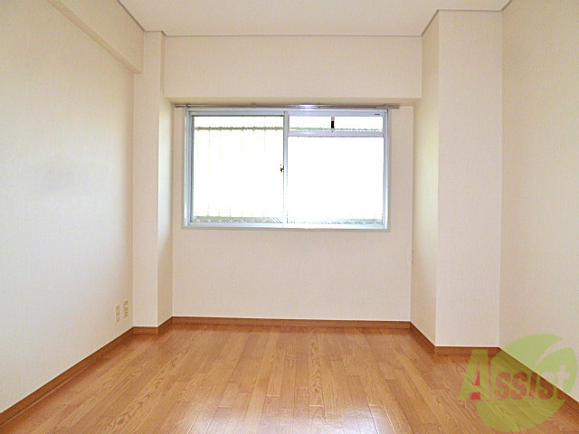 その他部屋・スペース　心地よい陽光が入るお部屋。ぐっすり眠れる空間ですよ。