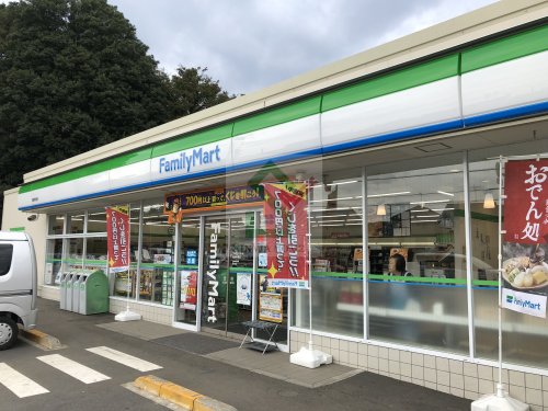 コンビニ　ファミリーマート清瀬中里店（コンビニ）まで986m