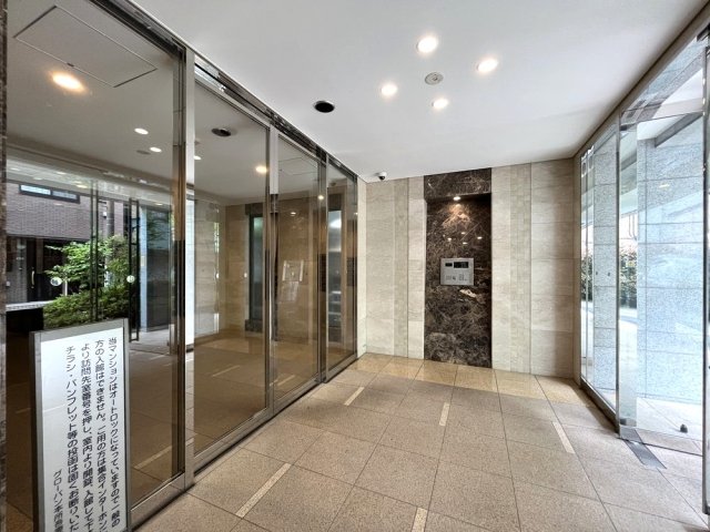 ロビー　エントランスです