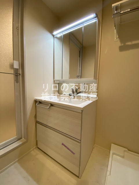 洗面設備　嬉しい洗面台は独立タイプ！