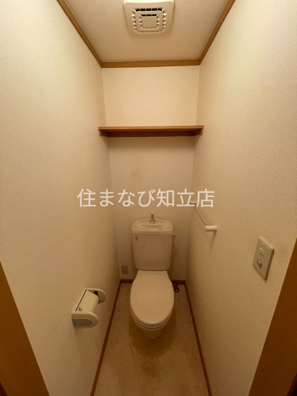 トイレ　改装前（清掃前）