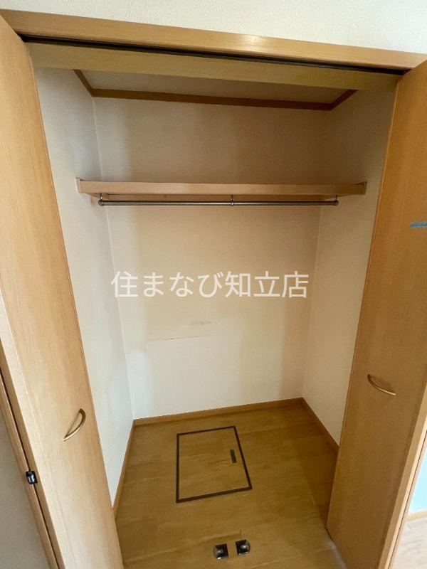 収納　改装前（清掃前）