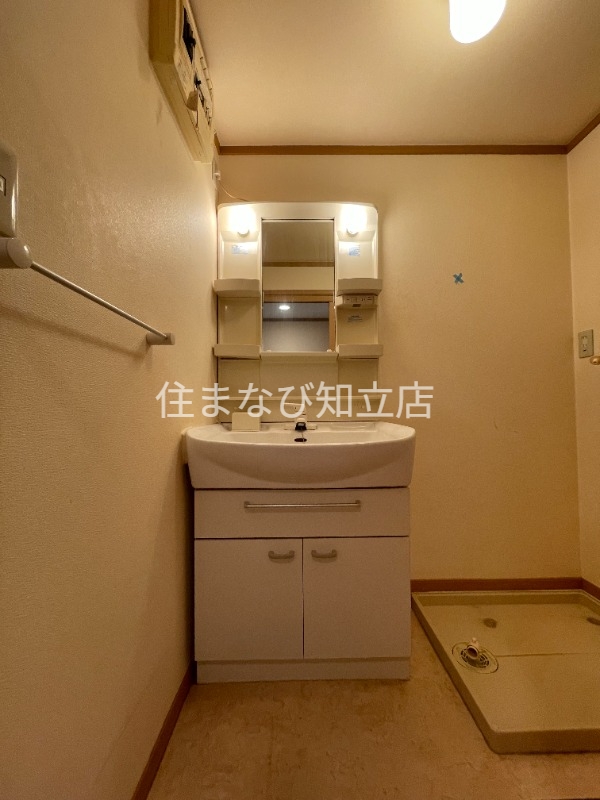 洗面設備　改装前（清掃前）