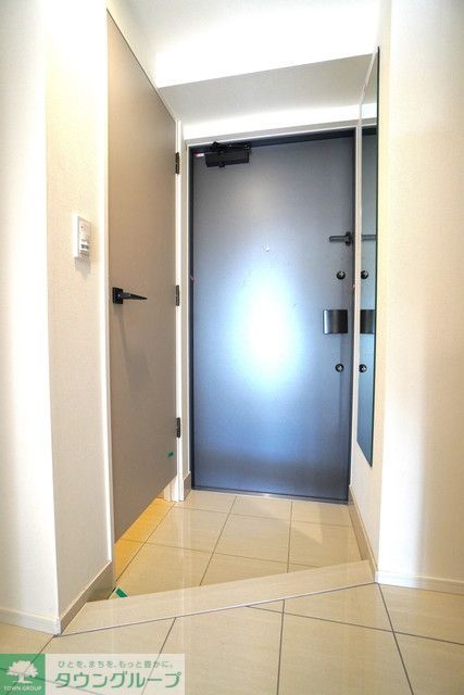 玄関　※写真は同タイプ住戸です。