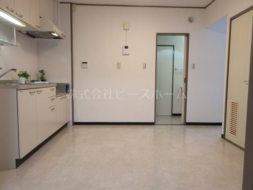 居室・リビング　※別号室参考写真