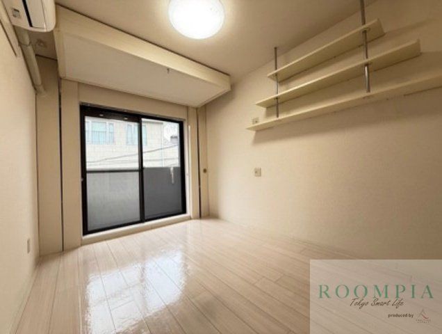 居室・リビング　※同タイプの別のお部屋です。