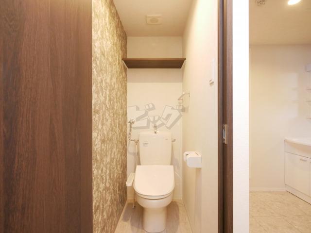 トイレ　嬉しいウォシュレット付きのトイレ！便座温かいですよ♪