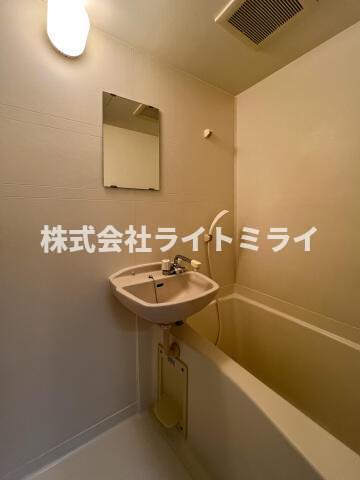 バス・シャワールーム　?