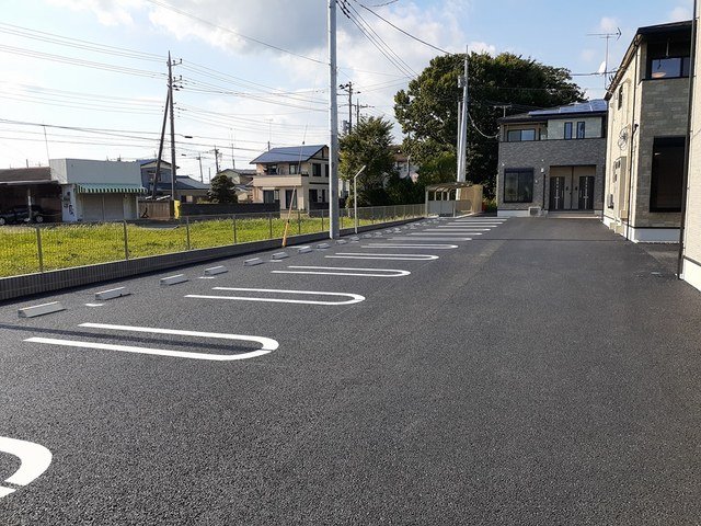 駐車場　駐車場に車を止められます