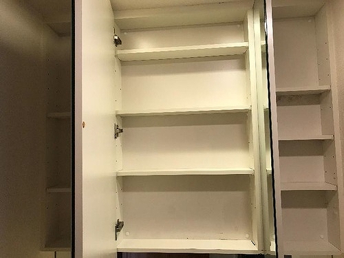 その他設備　ミラーキャビネット