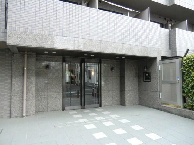 エントランス　建物の内部です