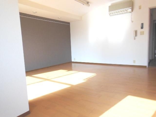 居室・リビング　☆明るさも十分☆
