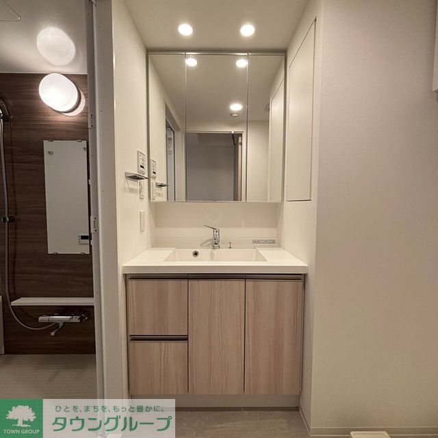 洗面設備　※写真は同タイプ住戸です。