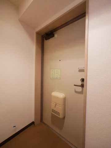 玄関　類似間取り参考写真です